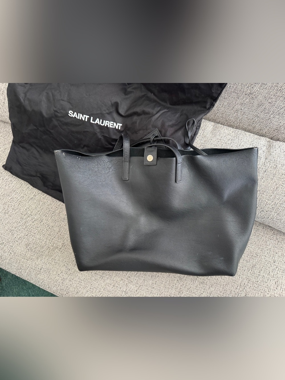 Saint Laurent Shopping Tote Bag in Black Leather - Picture 10 of 16